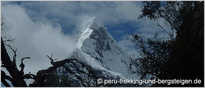 Alpamayo-artesonraju-huascaran (2)