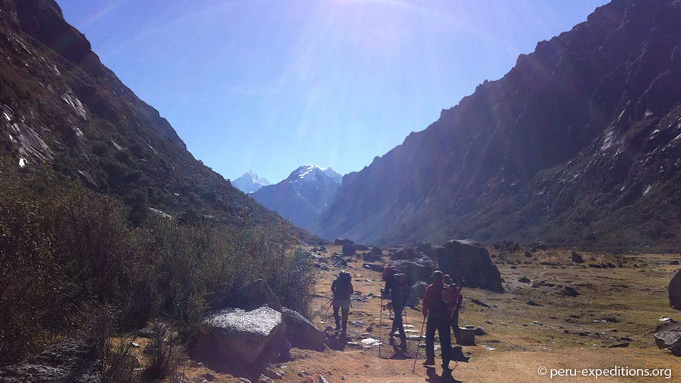 Peru-Trekking-Quebrada-Quillqueyhuanca-Cojub-und-Ishinca-02